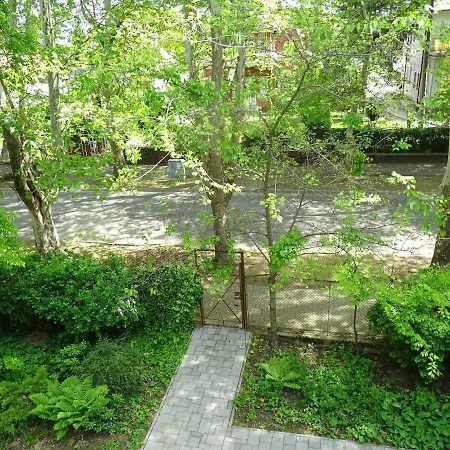 Brendon Apartman Apartment